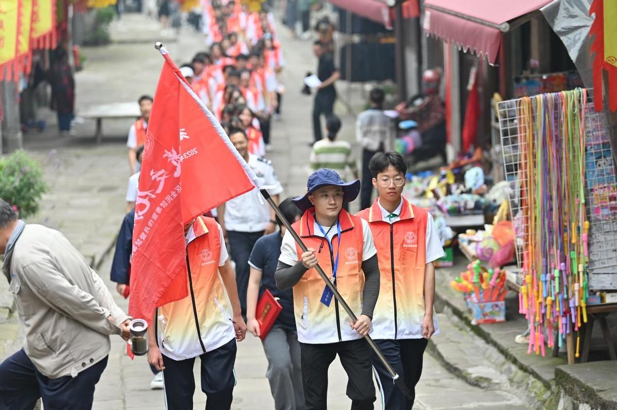 驿道镇领导团队引领地方发展新征程